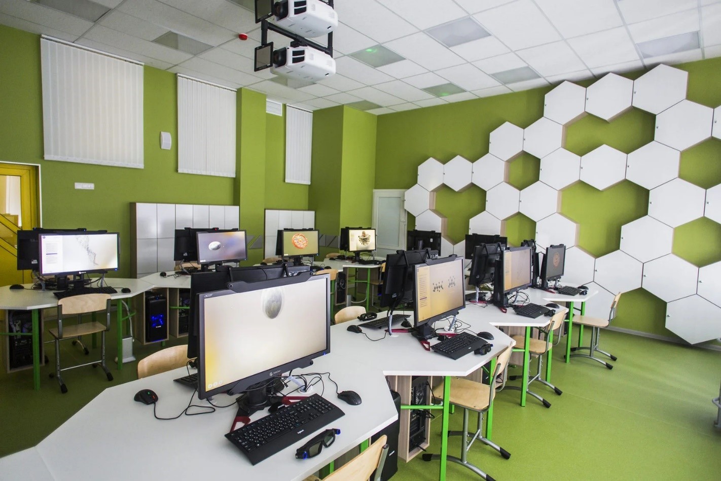 Продажа голографических систем NettleDesk и VR шлемов в комплекте с Varwin Education. Лицензия теперь не привязана к устройству. Подходит для школ, вузов и бизнеса. Продажа голографических систем NettleDesk и VR шлемов в комплекте с Varwin Education. Лицензия теперь не привязана к устройству. Подходит для школ, вузов и бизнеса.